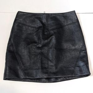 Cute Biker Chick Faux Leather Skirt Sz 2